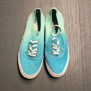 VANS Women’s 9 or Men’s 7.5